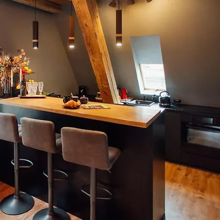 Filharmonia Retreat Old Town Apartment *